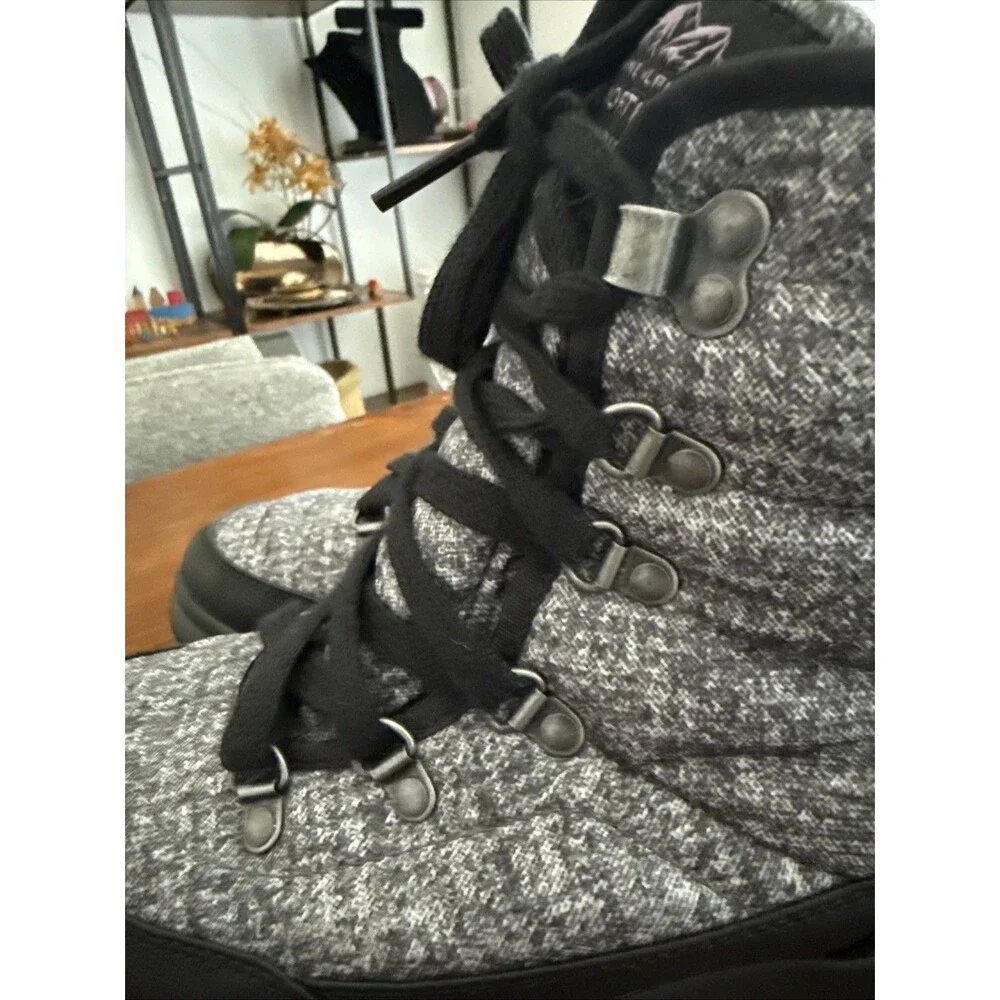 The North Face ThermoBall Lace II Women's 8 Gray Black Snow Boots Casual Outdoor